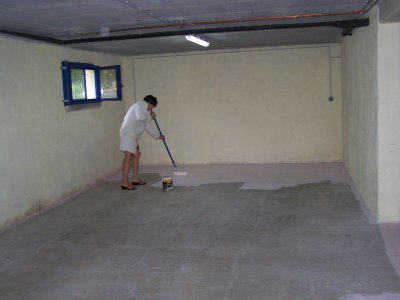Pintura para suelo de garaje - MORLOPIN